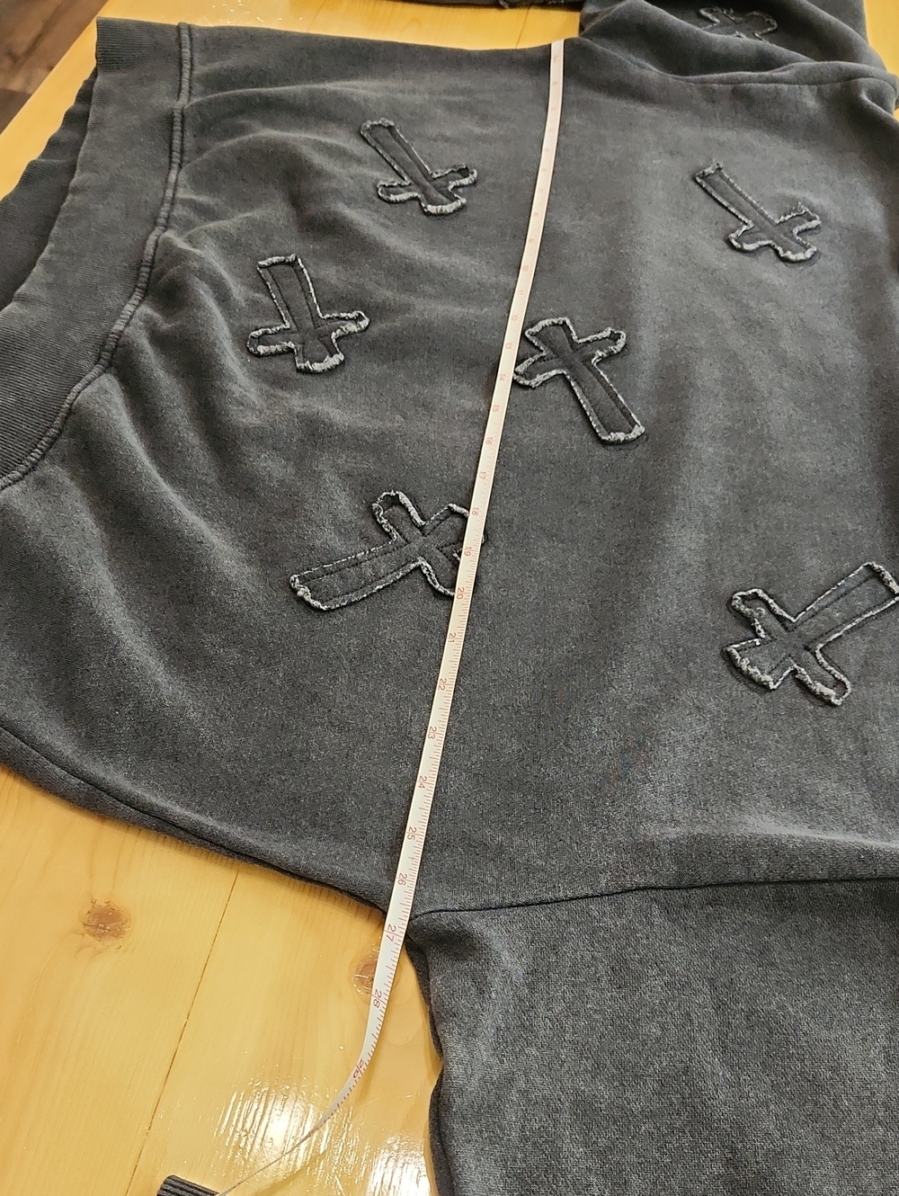 Daisy Street Black Cross Patch Cropped Hoodie Pullover Size XS OVERSIZED - Picture 14 of 15